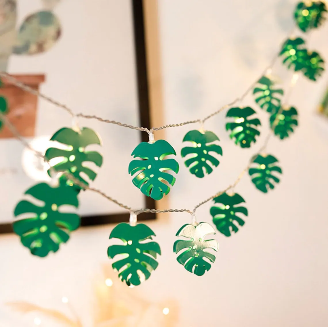 6.56ft 10 LED Monstera Leaf String Lights Palm Leaves Fairy Lights Ivy Garland Greenery Lights Fake Vines Home Garden Decor Summer Party